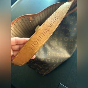 Louis Vuitton Delightful monogram handbag canvas MM